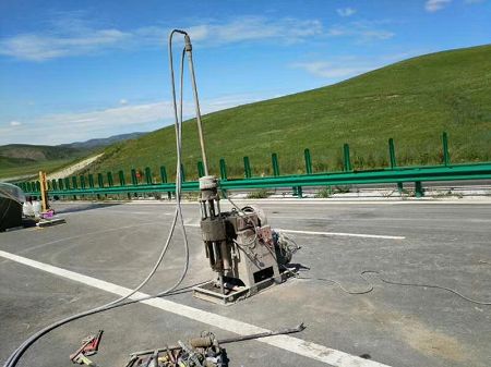 龙湖镇公路地基基础注浆加固